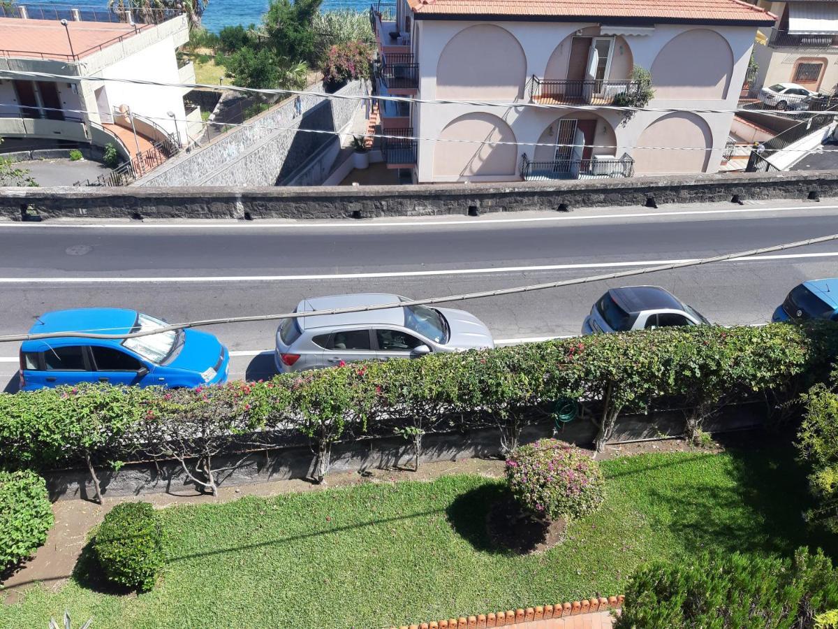 B&B Sea Terrace Aci Castello Eksteriør bilde